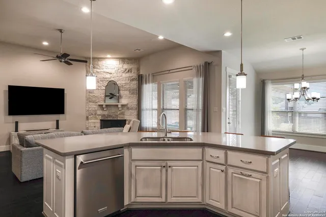 $760,000 | 8218 Garden Arbor, San Antonio, TX 78266