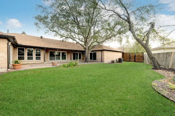$495,000 | 13026 Thatcher Drive, Houston, TX 77077
