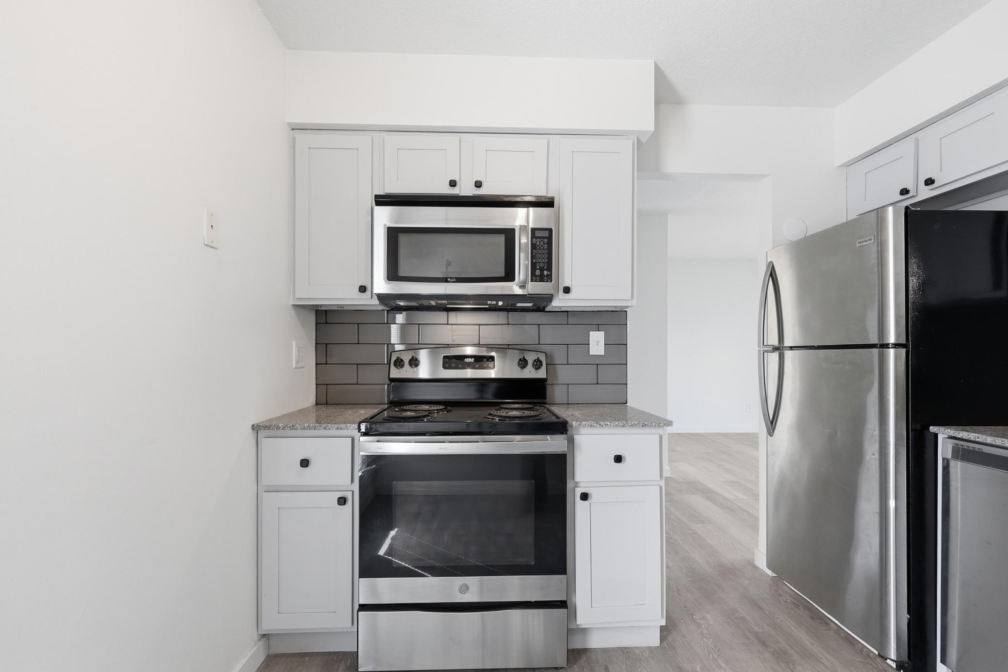 323 East 43rd Street Minneapolis, MN 55409 - Photo 12 of 32