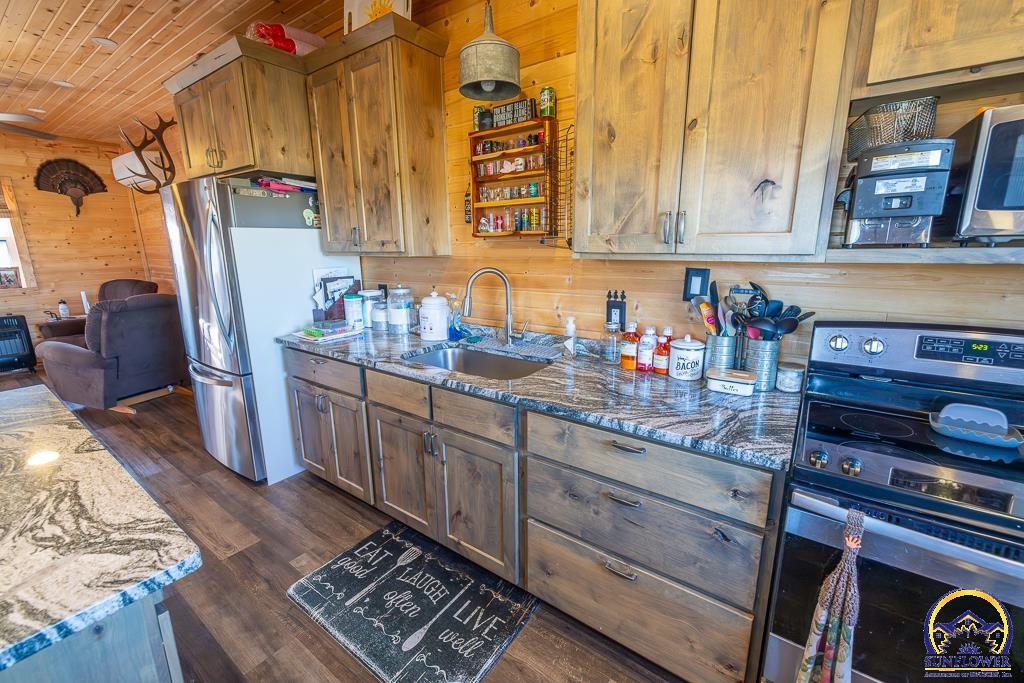 16413 Southwest Arkansas Road Westphalia, KS 66093 - Photo 9 of 66 Gallery Image 9