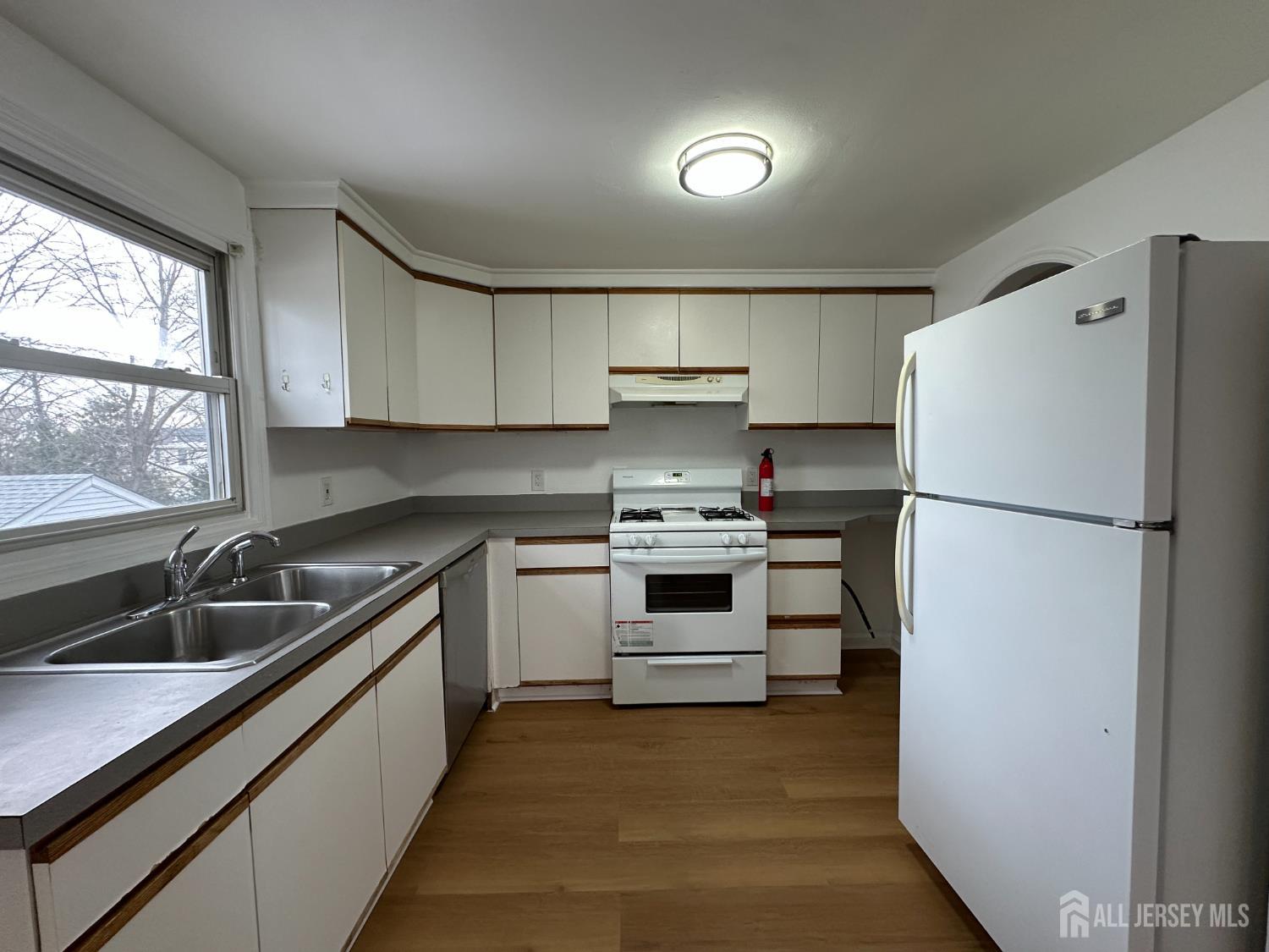 25 Garden Street, Unit 2 Edison, NJ 08817 - Photo 6 of 8