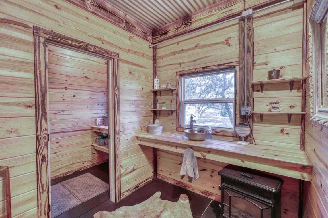 1261 Park Road Lampasas, TX 76550 - Photo 13 of 40