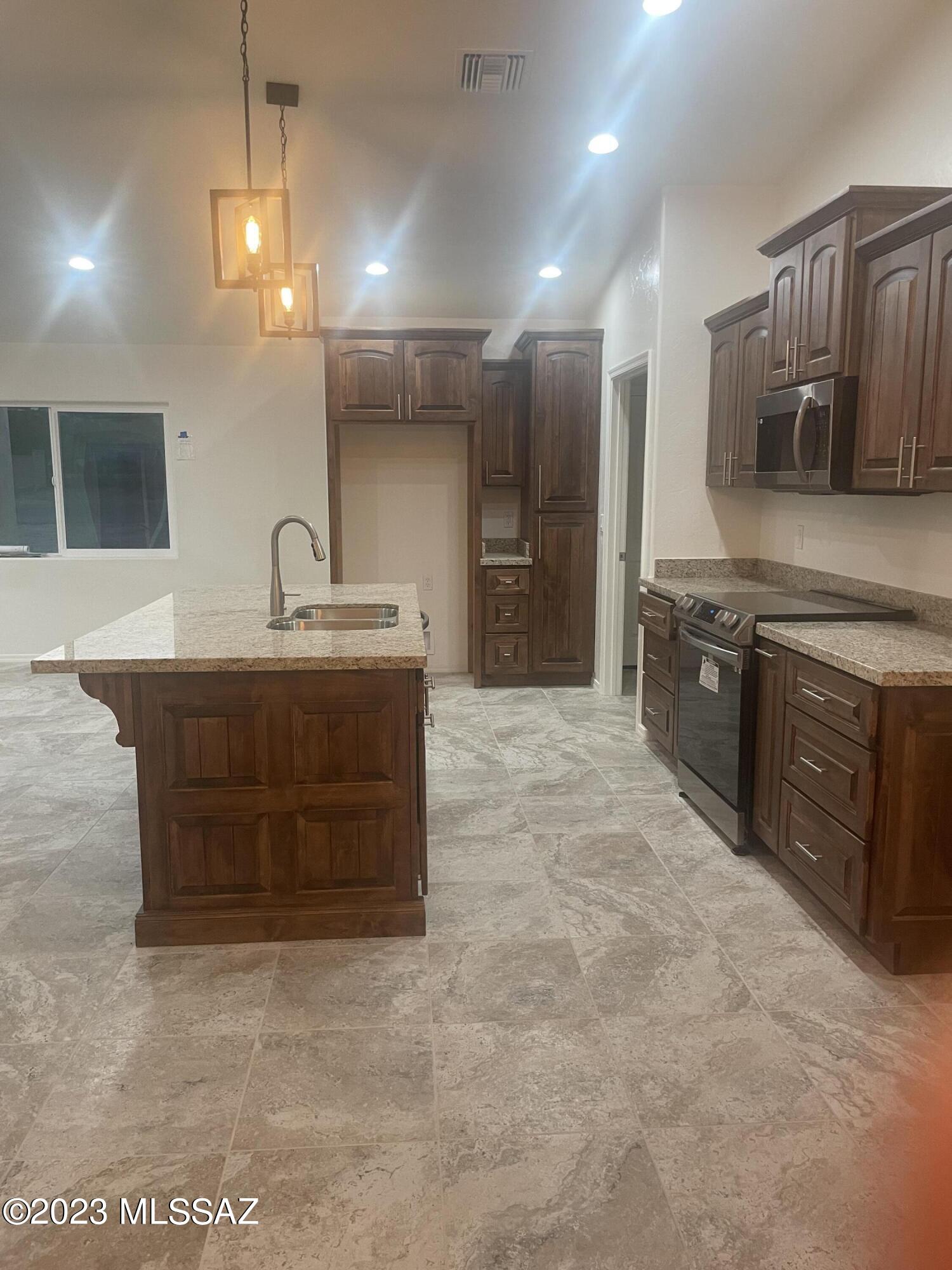 944 Circulo Tumbleweed Rio Rico, AZ 85648 - Photo 5 of 13