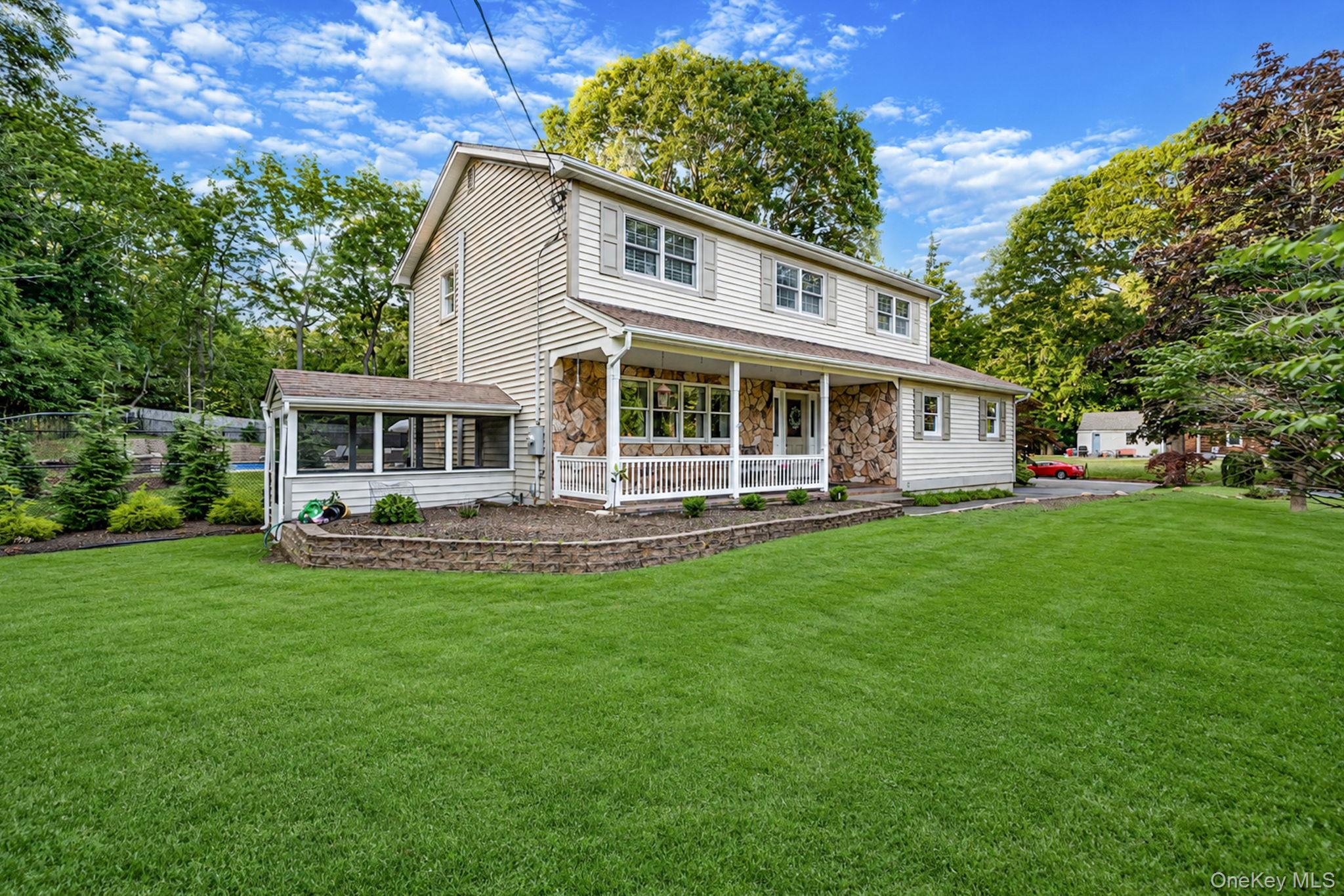 93 North Country Road Shoreham, NY 11786 - Photo 2 of 41