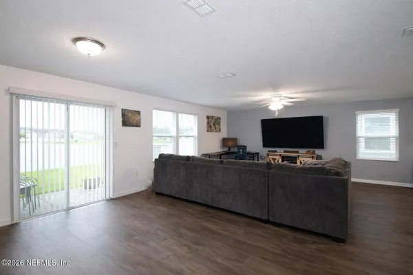 $2,400 | 3554 Shiner Drive, Jacksonville, FL 32226