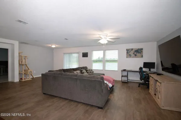 $2,400 | 3554 Shiner Drive, Jacksonville, FL 32226