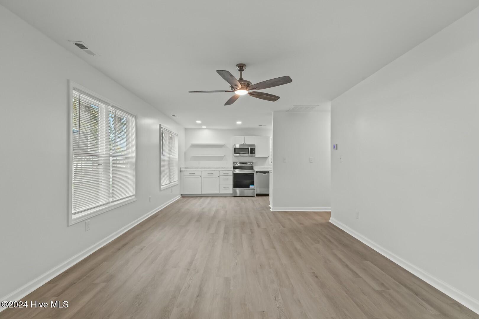 513 Oak Lane Jacksonville, NC 28540 - Photo 11 of 39 tempImage0zdAdr