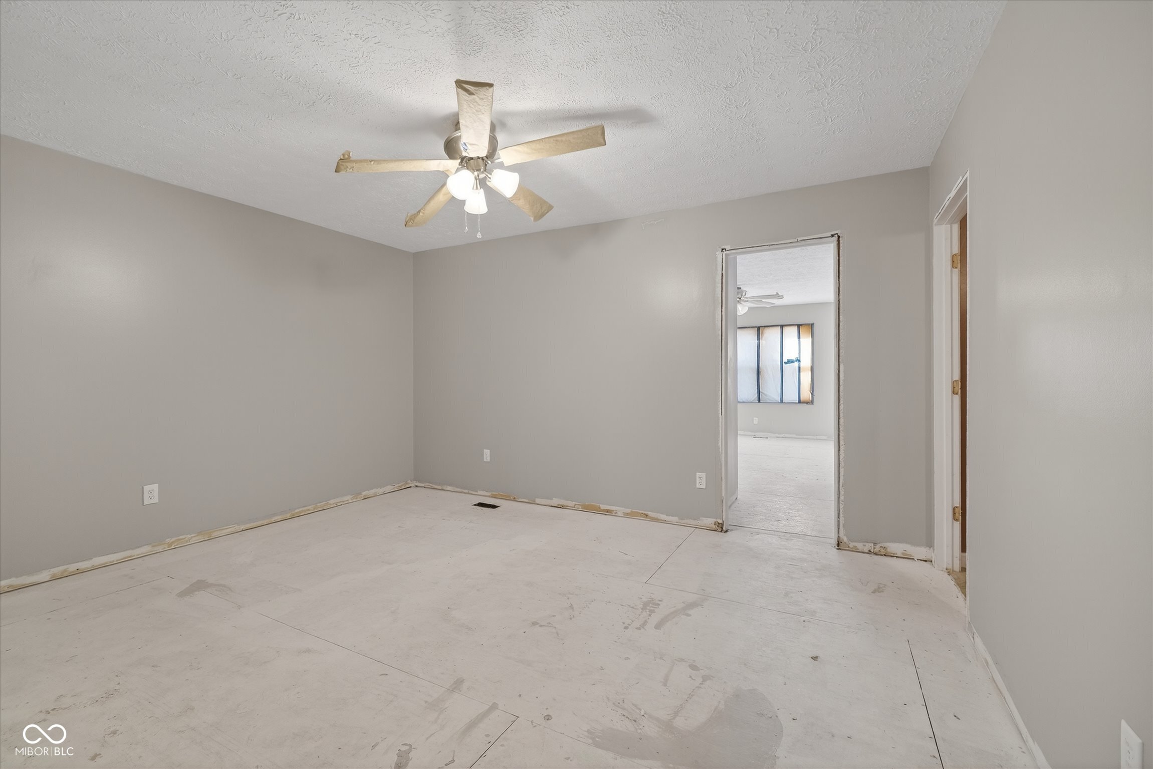 730 Colonial Way Greenwood, IN 46142 - Photo 18 of 36