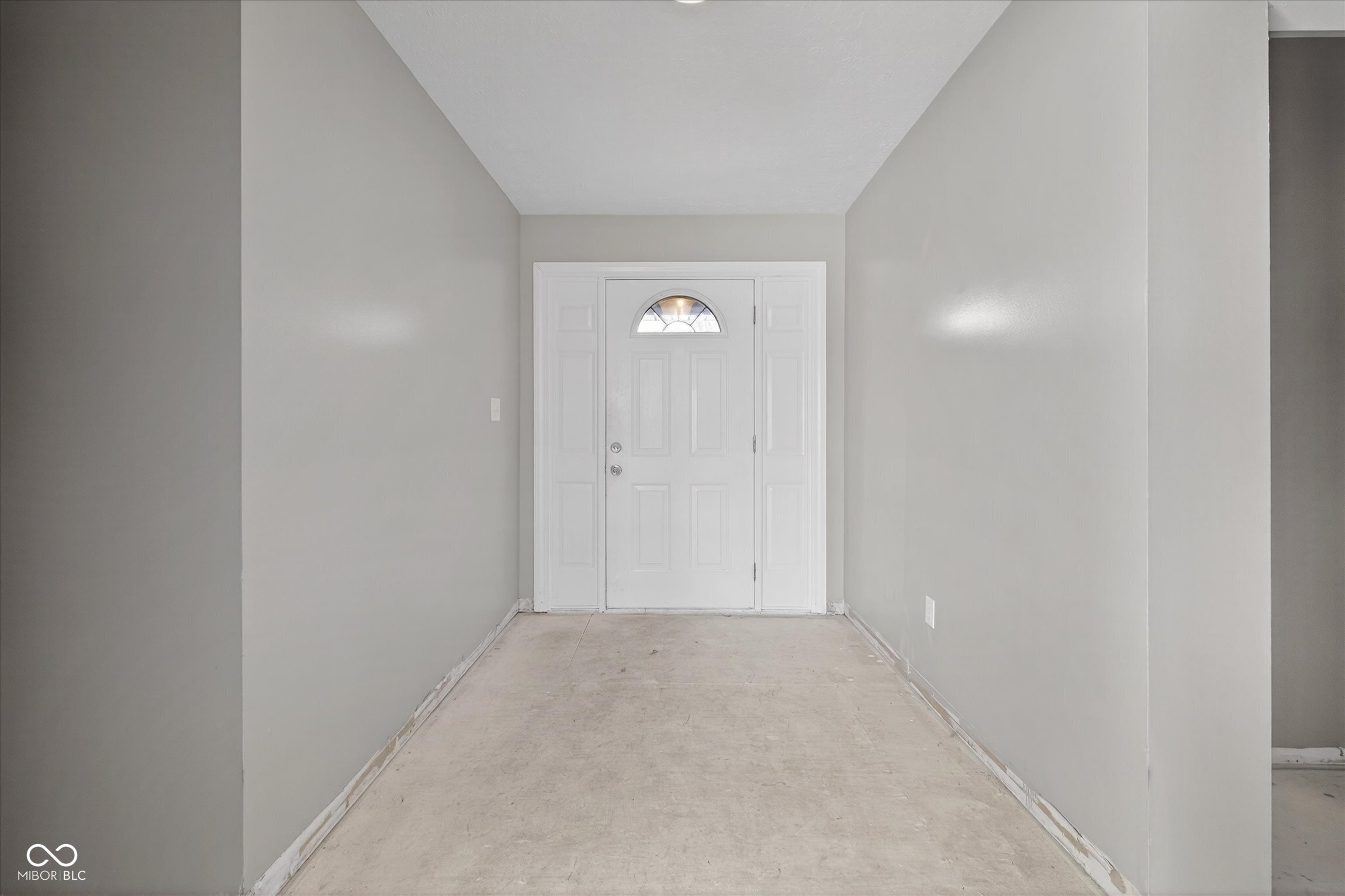 730 Colonial Way Greenwood, IN 46142 - Photo 4 of 39