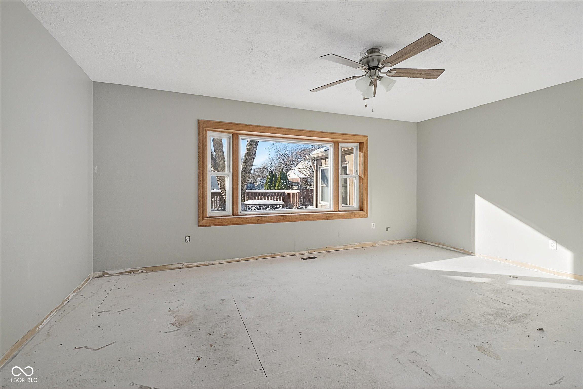 730 Colonial Way Greenwood, IN 46142 - Photo 5 of 36
