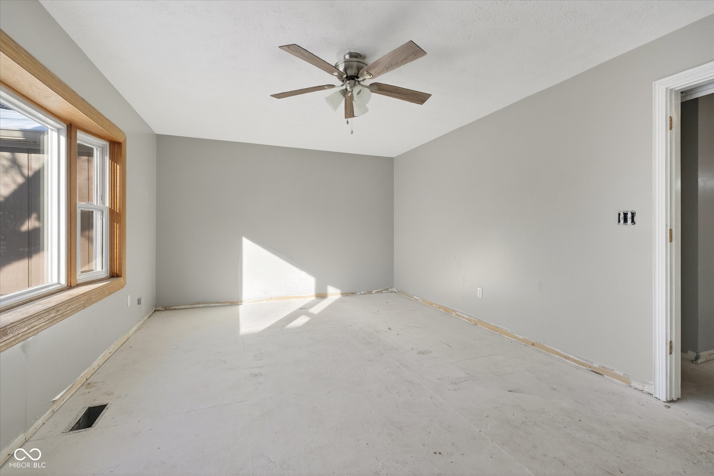 730 Colonial Way Greenwood, IN 46142 - Photo 6 of 36