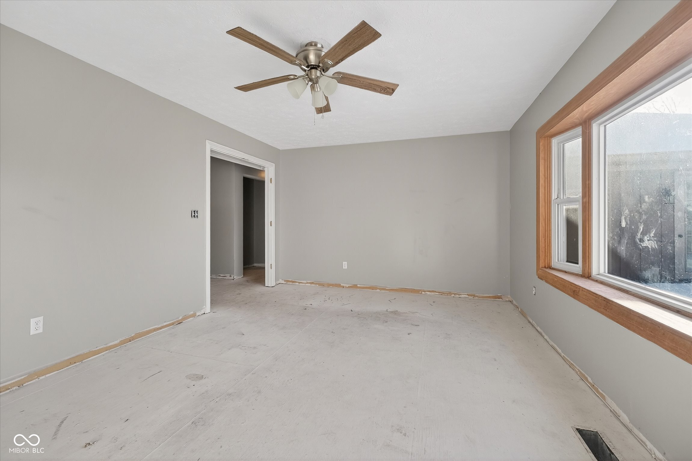 730 Colonial Way Greenwood, IN 46142 - Photo 7 of 36