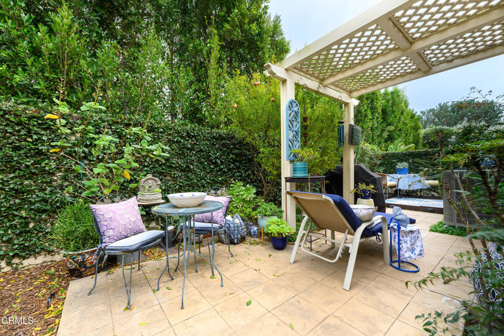 1150 Corte Riviera Camarillo, CA 93010 - Photo 17 of 35 17