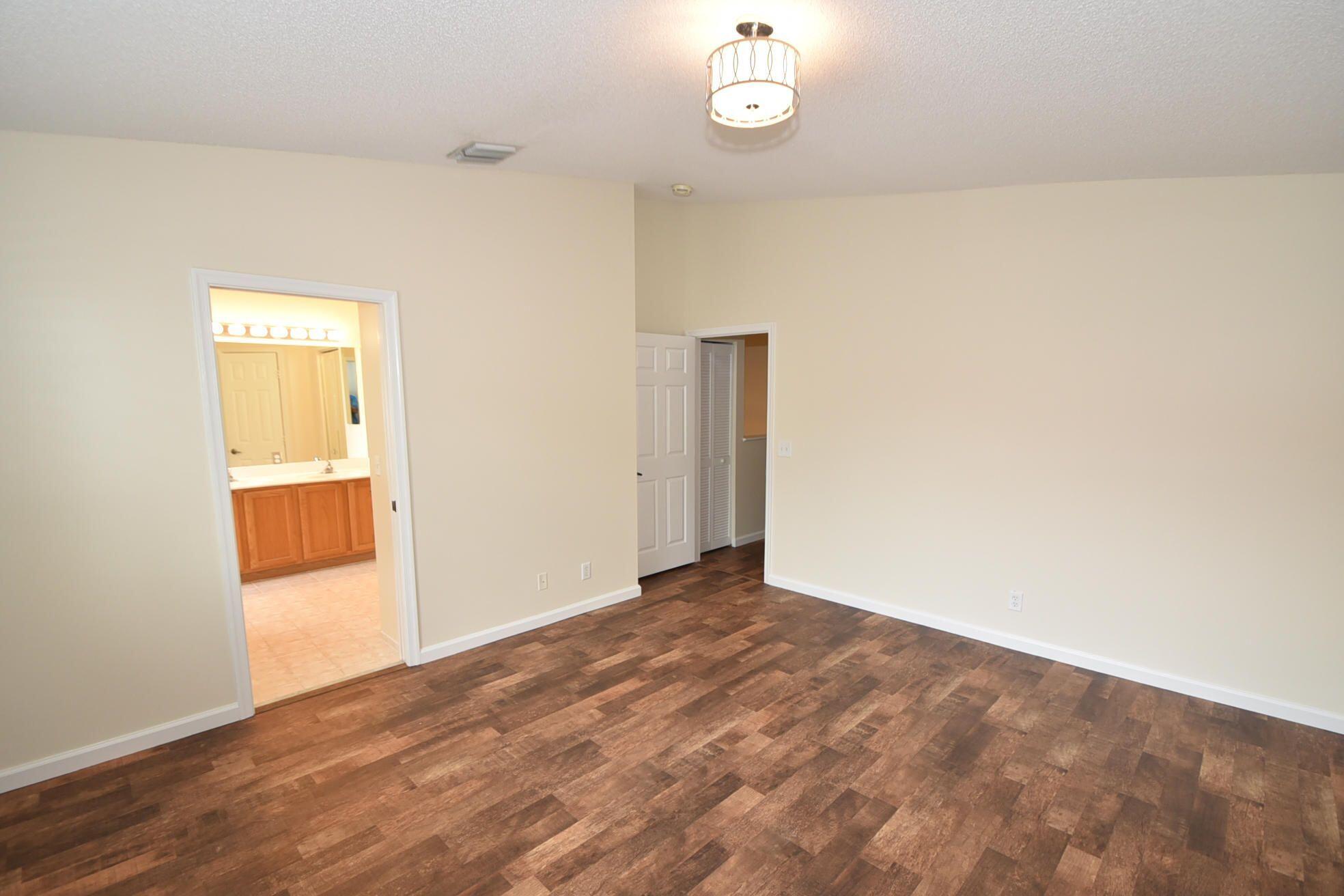 8303 Via Leonessa Boca Raton, FL 33433 - Photo 13 of 36 16