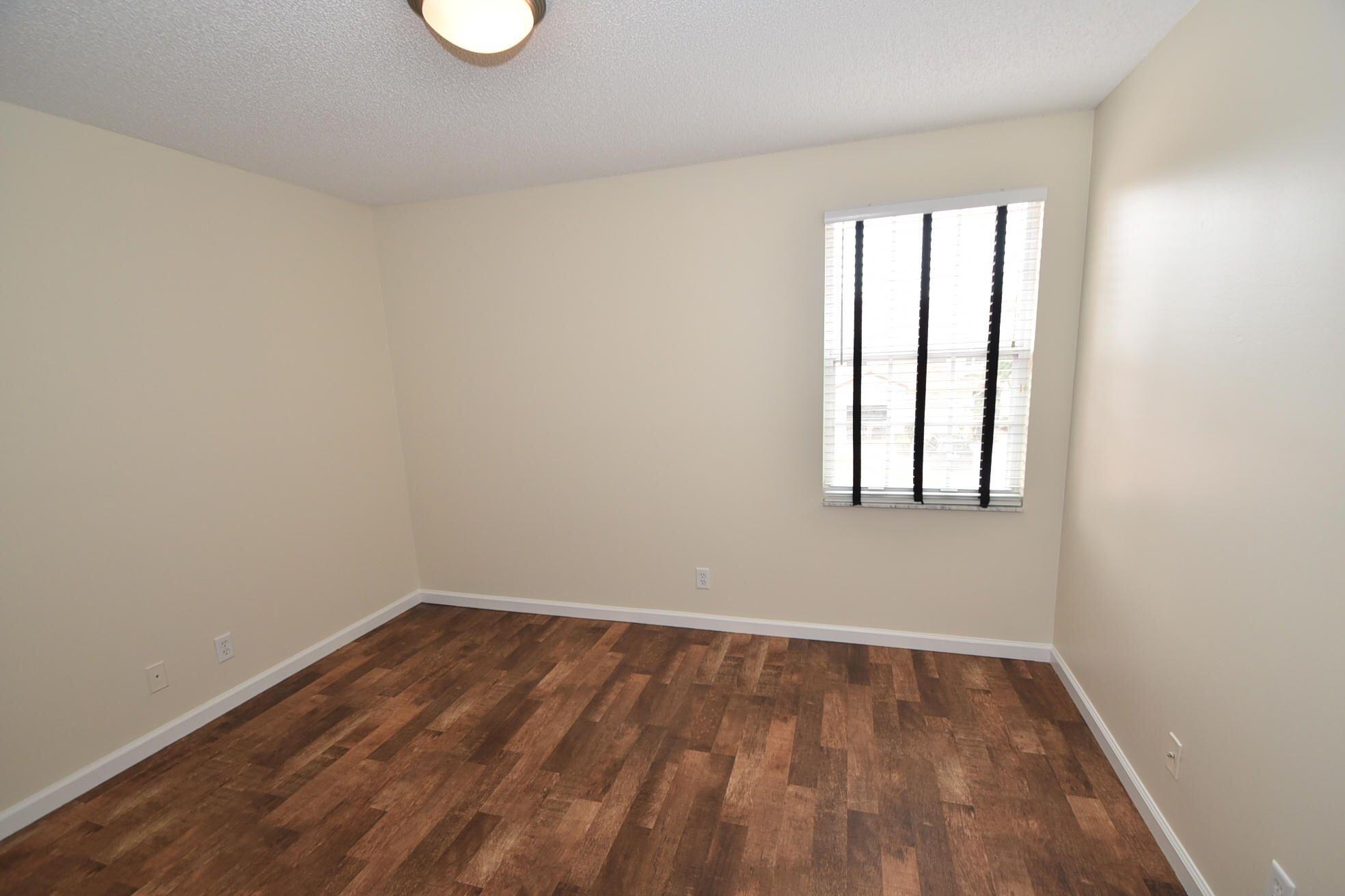 8303 Via Leonessa Boca Raton, FL 33433 - Photo 18 of 36 24