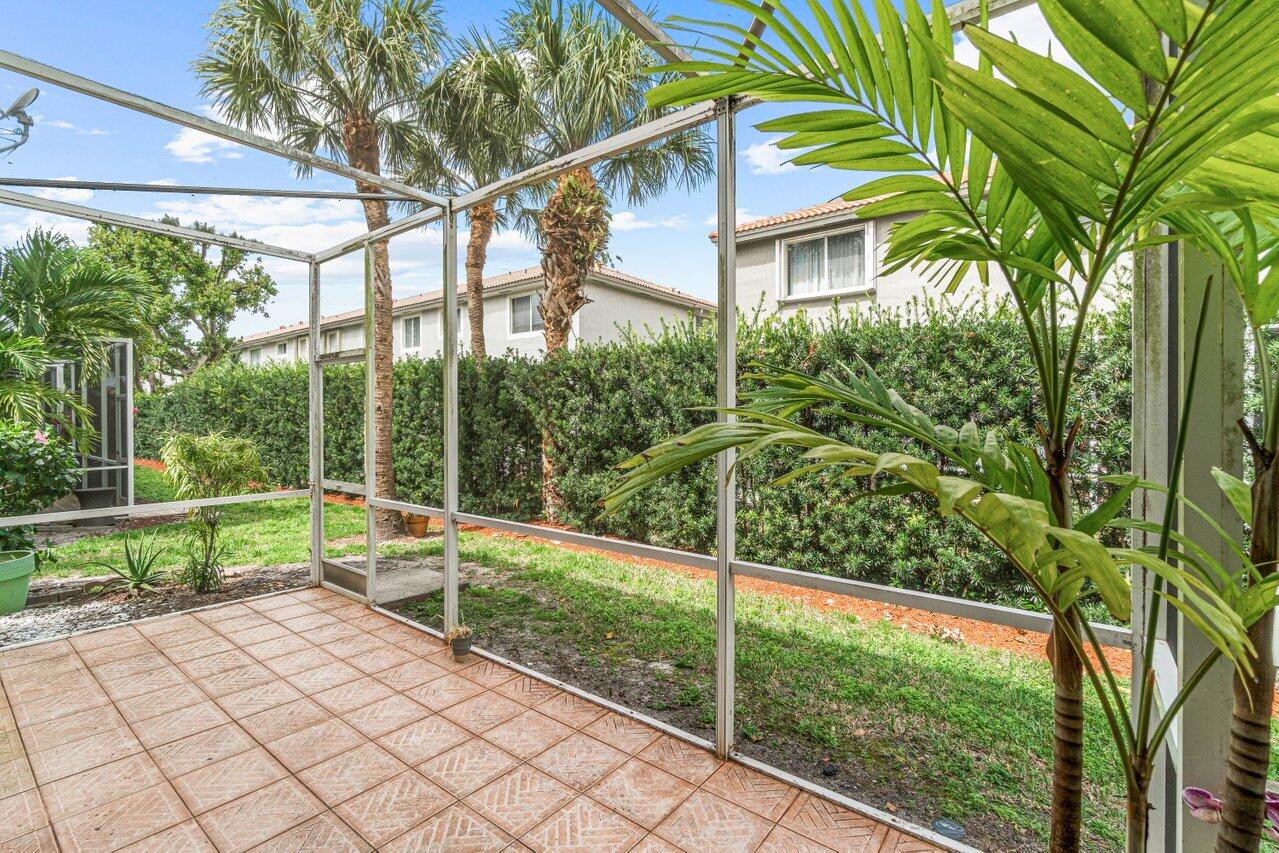 8303 Via Leonessa Boca Raton, FL 33433 - Photo 21 of 36 026-8303ViaLeonessa-BocaRaton-FL-33433-S