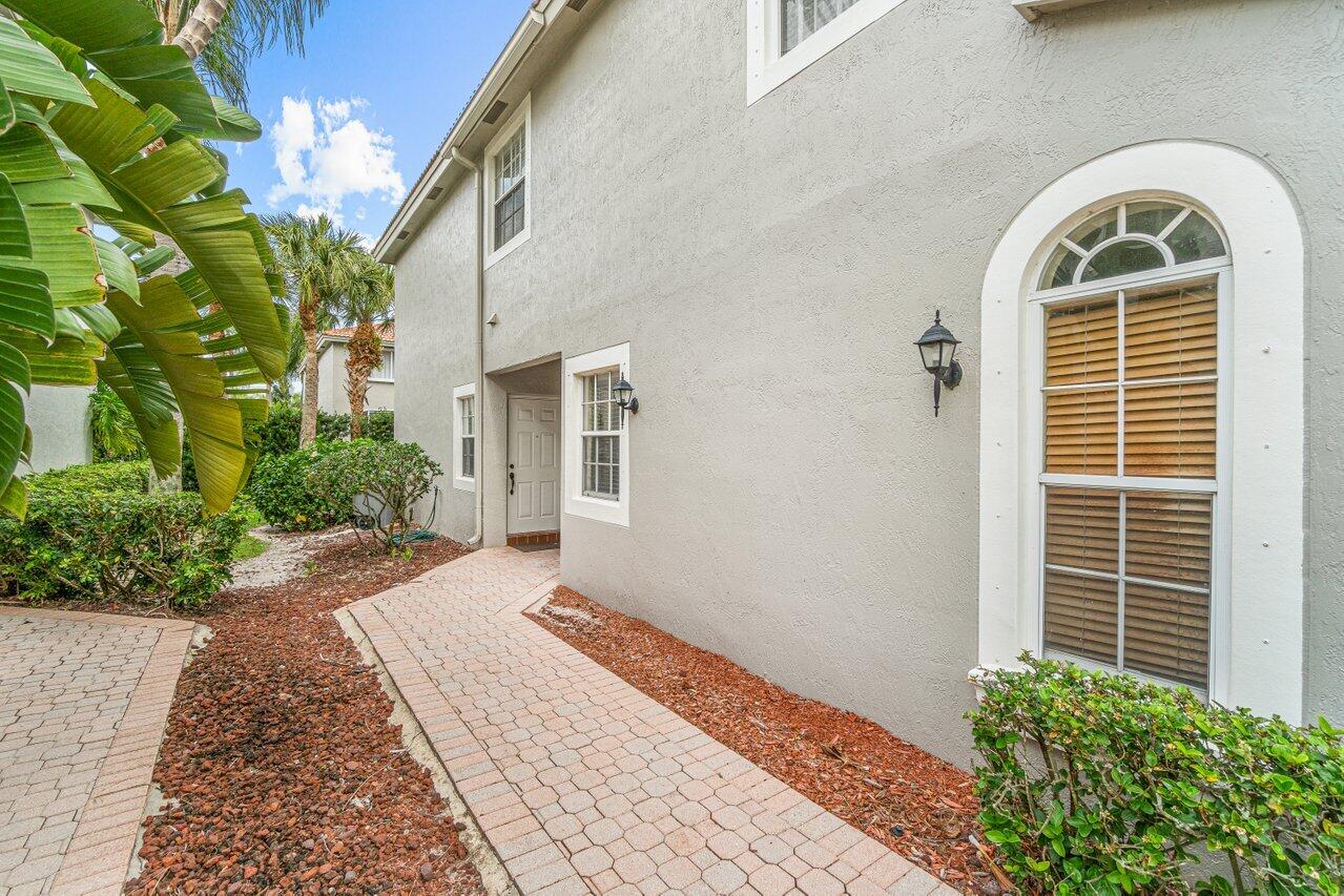 8303 Via Leonessa Boca Raton, FL 33433 - Photo 3 of 36 004-8303ViaLeonessa-BocaRaton-FL-33433-S