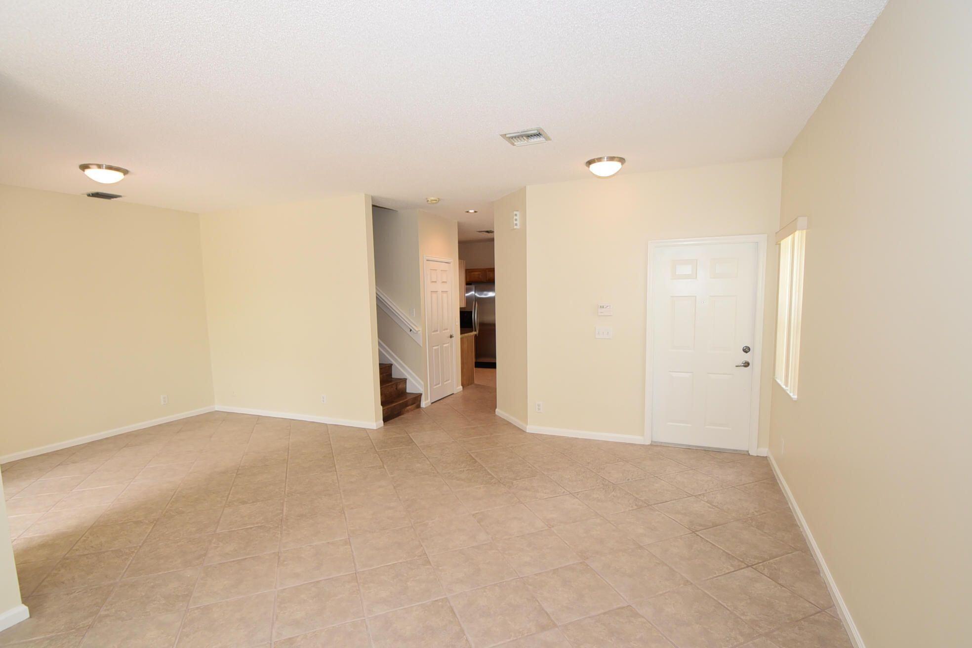 8303 Via Leonessa Boca Raton, FL 33433 - Photo 6 of 36 4