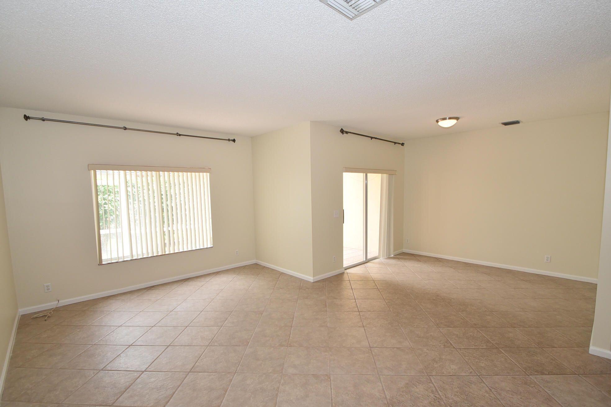 8303 Via Leonessa Boca Raton, FL 33433 - Photo 7 of 36 3