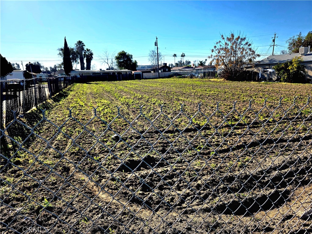 2331 West Front Street Selma, CA 93662 - Photo 4 of 8 Just waiting for you!