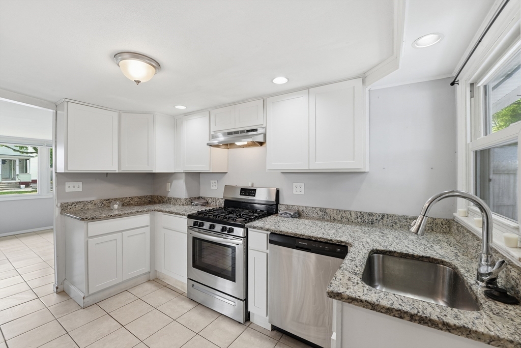 165 Hampden Street Springfield, MA 01151 - Photo 6 of 41