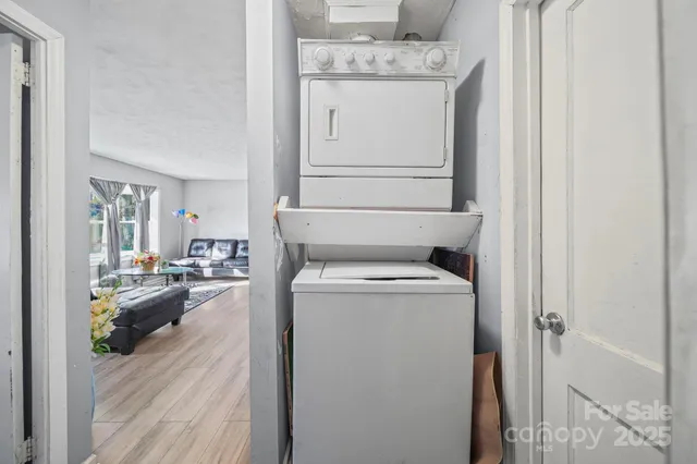 $265,000 | 2147 Purser Drive, Charlotte, NC 28215