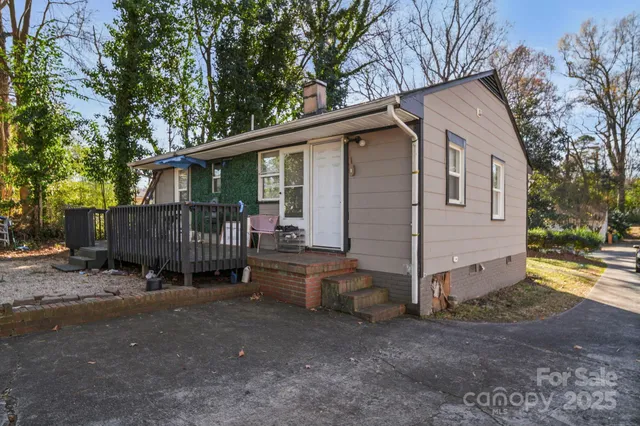 $265,000 | 2147 Purser Drive, Charlotte, NC 28215