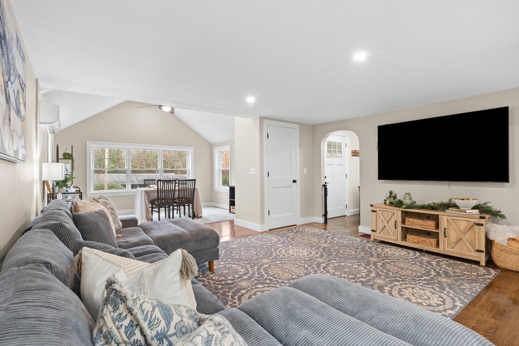 123 Pond Street Georgetown, MA 01833 - Photo 12 of 39