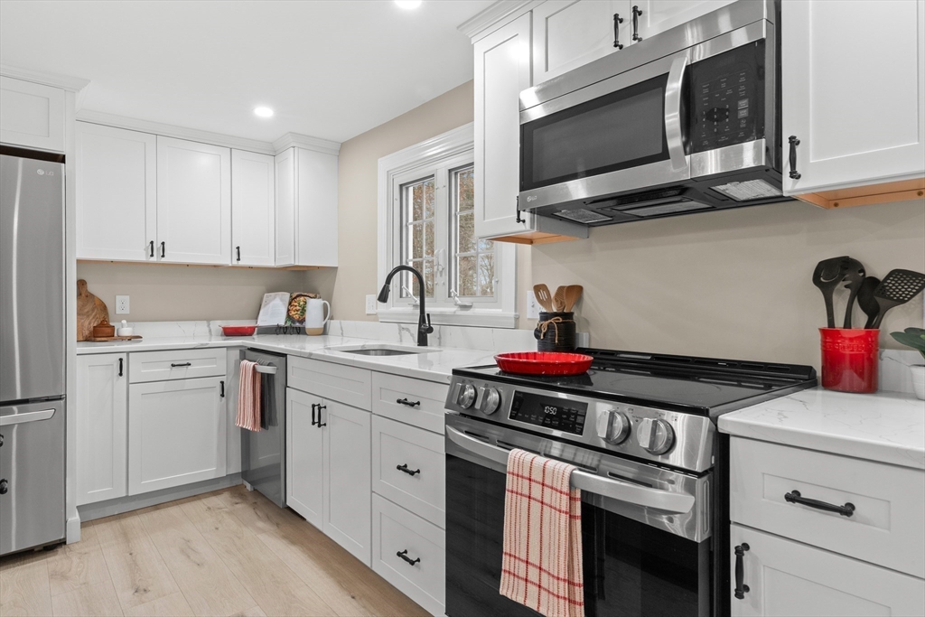 123 Pond Street Georgetown, MA 01833 - Photo 8 of 39