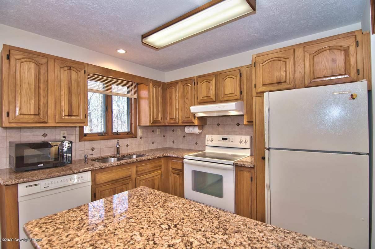 2121 Wilderland Road Tamiment, PA 18371 - Photo 18 of 65 Kitchen