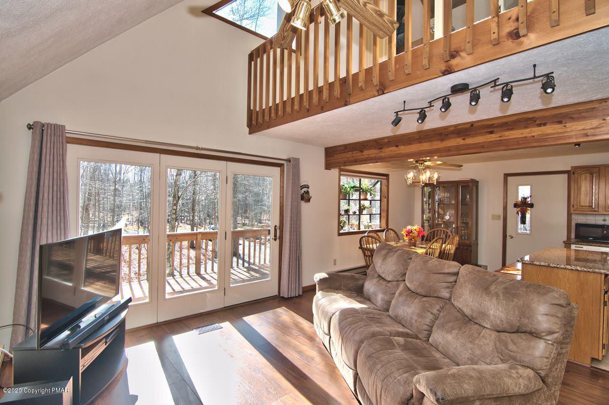 2121 Wilderland Road Tamiment, PA 18371 - Photo 3 of 65 Living Room