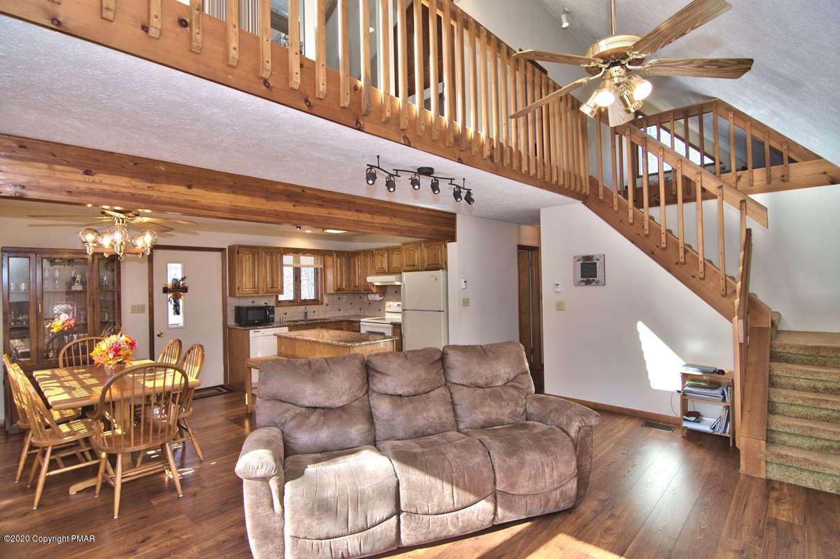 2121 Wilderland Road Tamiment, PA 18371 - Photo 8 of 65 Living Room