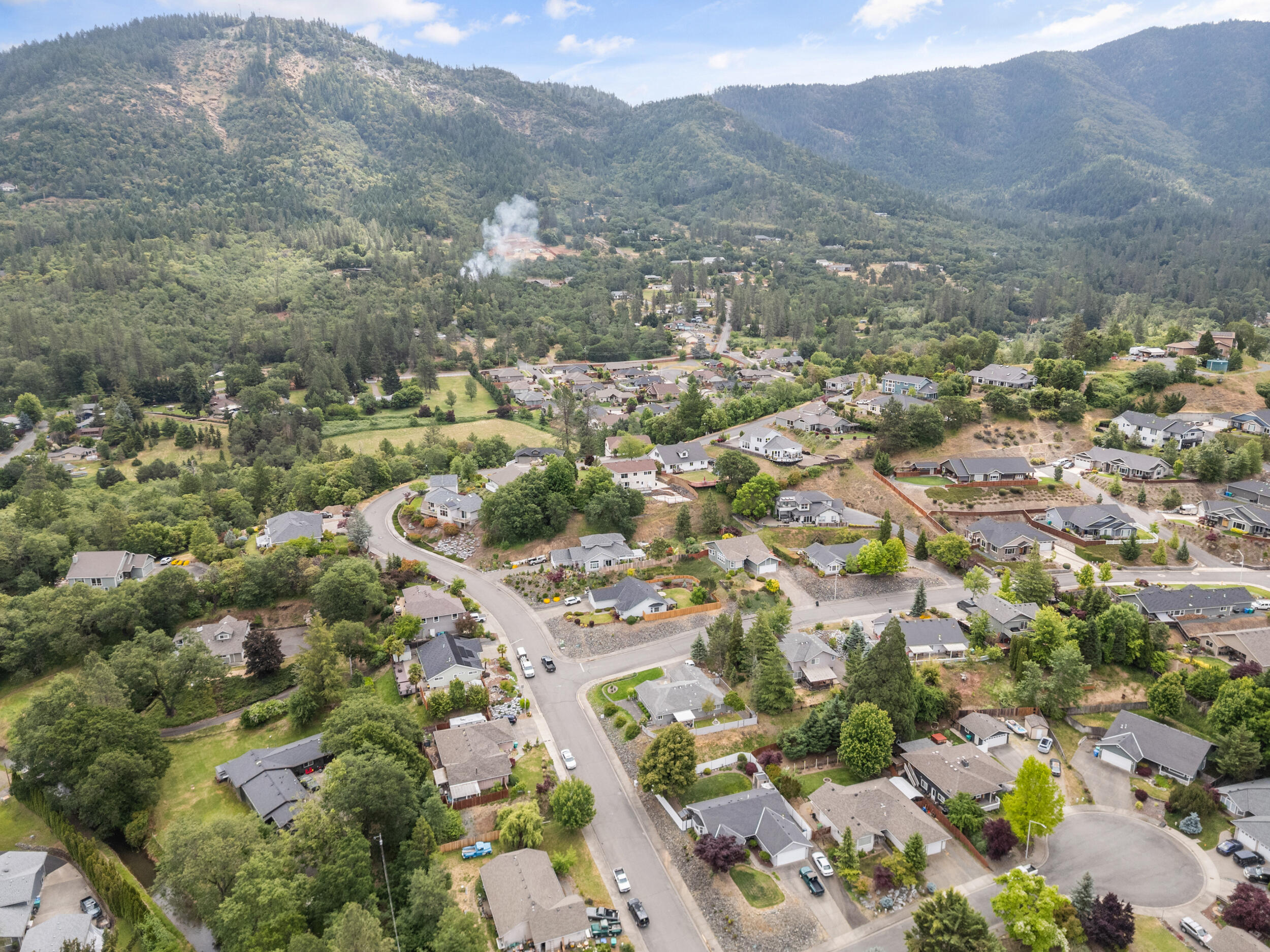 1553 Panoramic Loop Grants Pass, OR 97527 - Photo 35 of 51