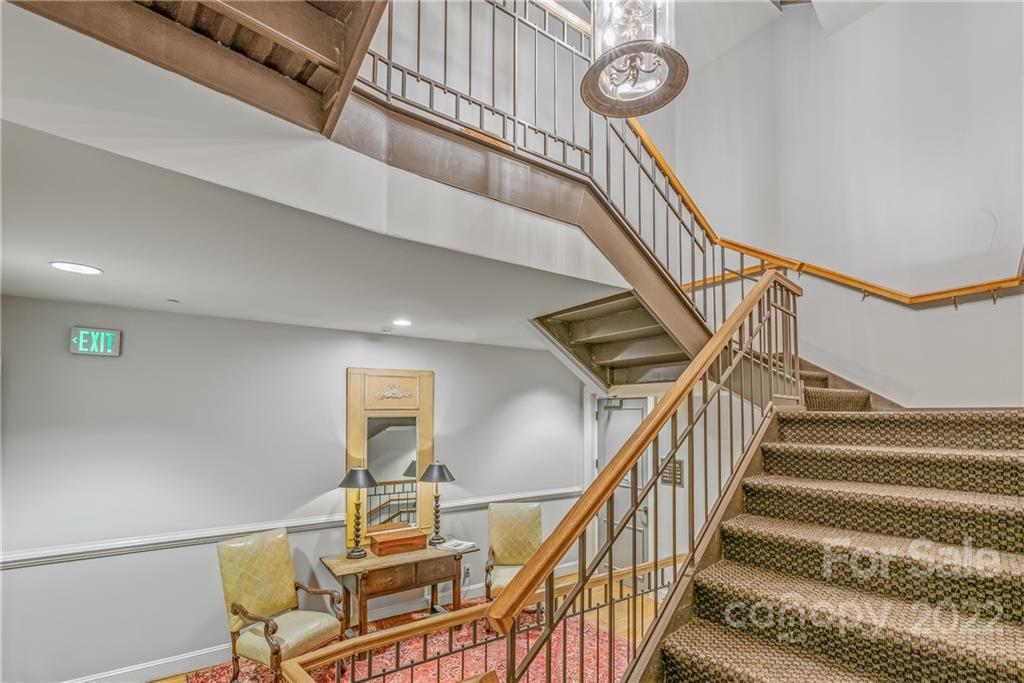 255 Queens Road, Unit 255 Charlotte, NC 28204 - Photo 31 of 32 a view of entryway