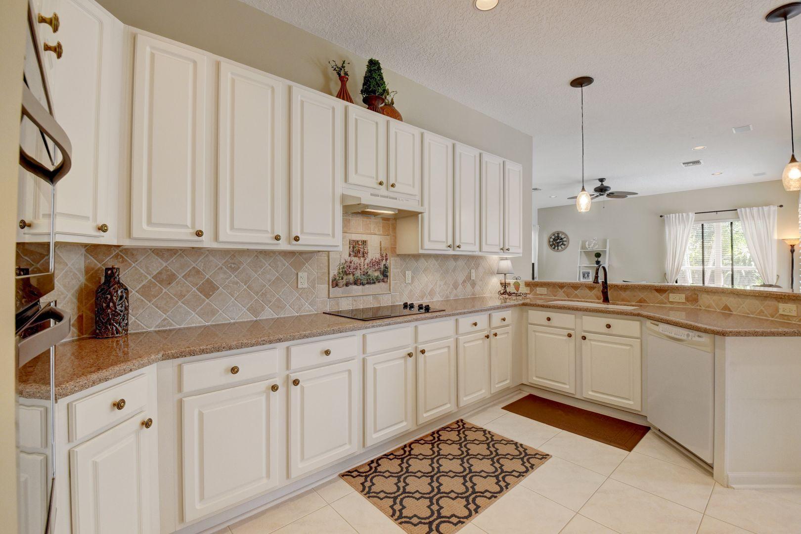 21420 Gosier Way Boca Raton, FL 33428 - Photo 4 of 46 Kitchen