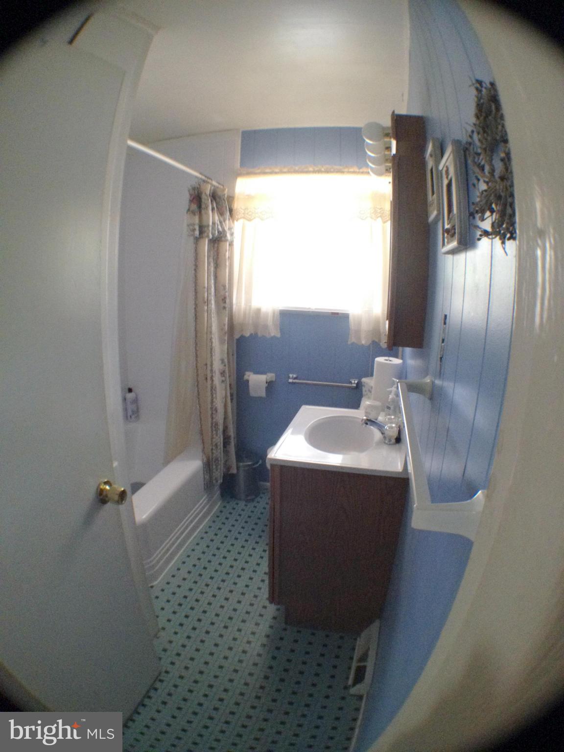 3403 Hazelwood Road Edgewater, MD 21037 - Photo 14 of 21 Bath with ceramic floor