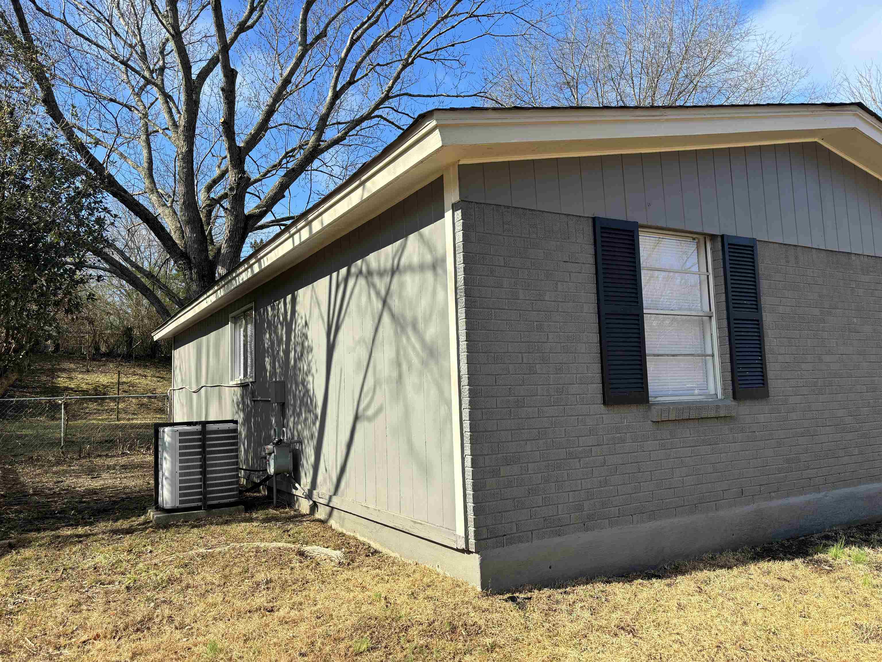 4227 Hobson Road Memphis, TN 38128 - Photo 3 of 12 a view of front door and yard