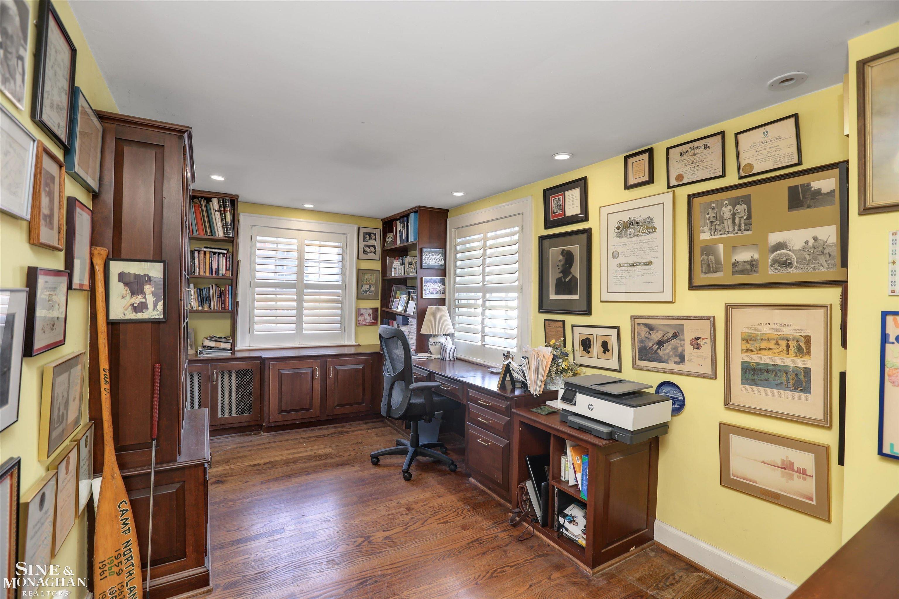 274 Lewiston Road Grosse Pointe, MI 48236 - Photo 25 of 55 Upstairs office space