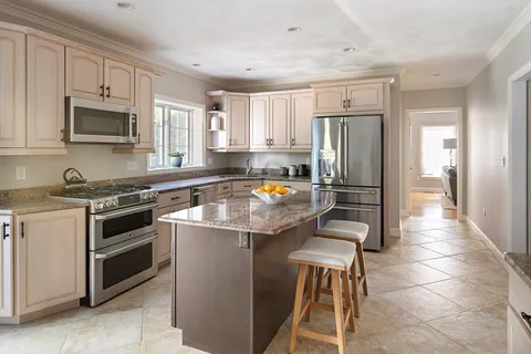 $1,349,000 | 11 Rose Farm Lane, Woburn, MA 01801