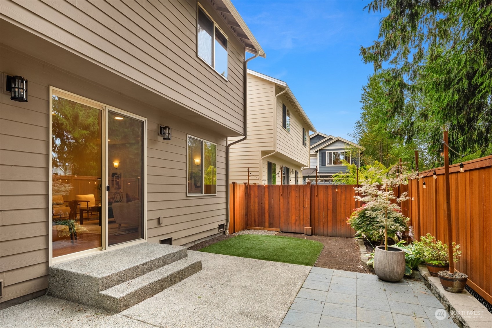 23116 87th Avenue West Edmonds, WA 98026 - Photo 26 of 27 a front view of a house with garden