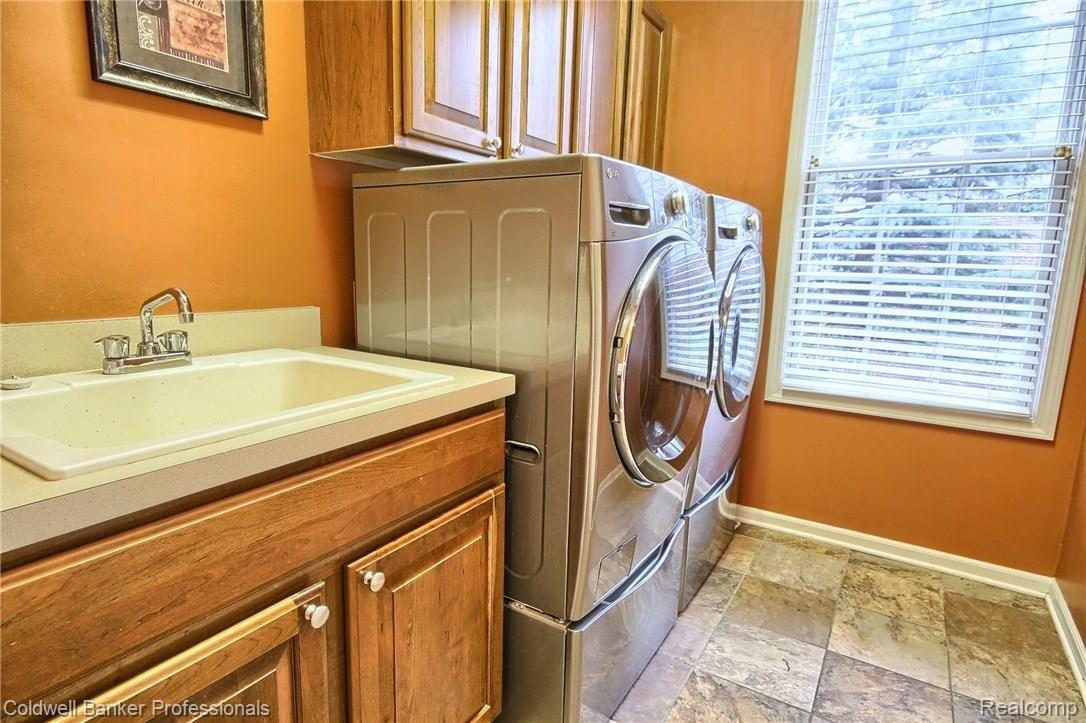 1640 Lasalle Road Canton, MI 48187 - Photo 15 of 40 15_Laundry_Room.jpg