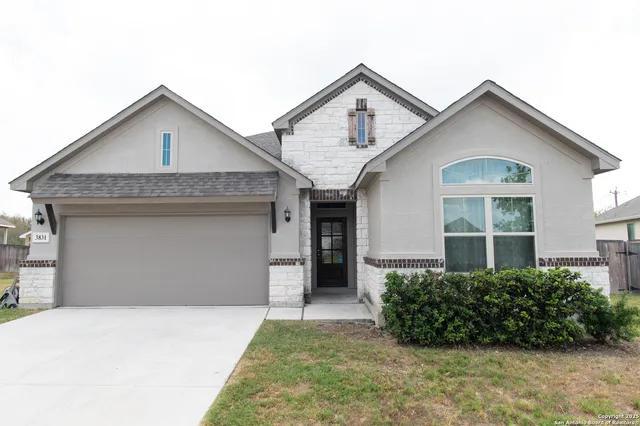 $2,500 | 3831 Brazos Bend, San Antonio, TX 78245