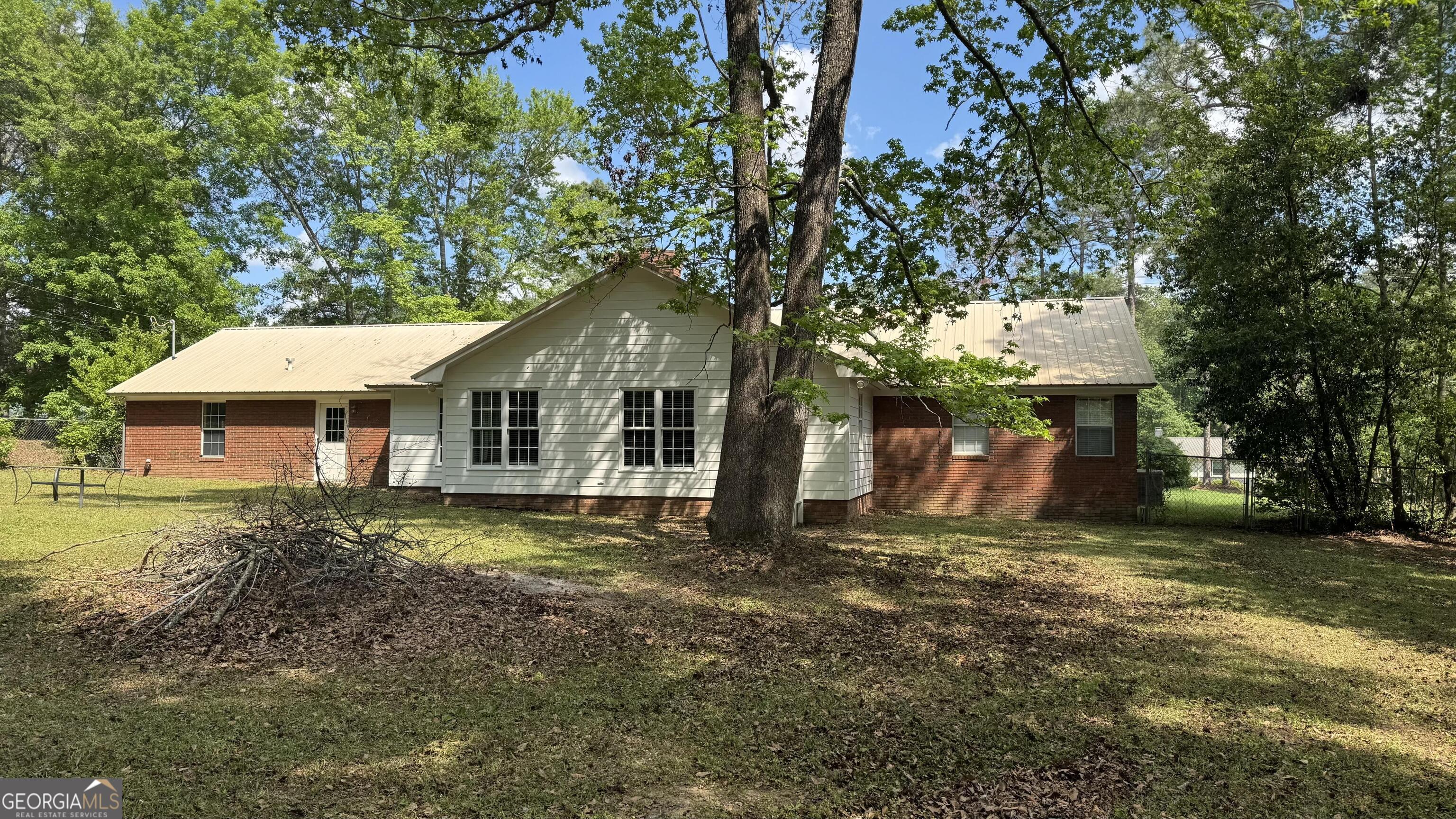 355 Summer Hill Road Thomasville, GA 31757 - Photo 3 of 50 a view of a house with a yard