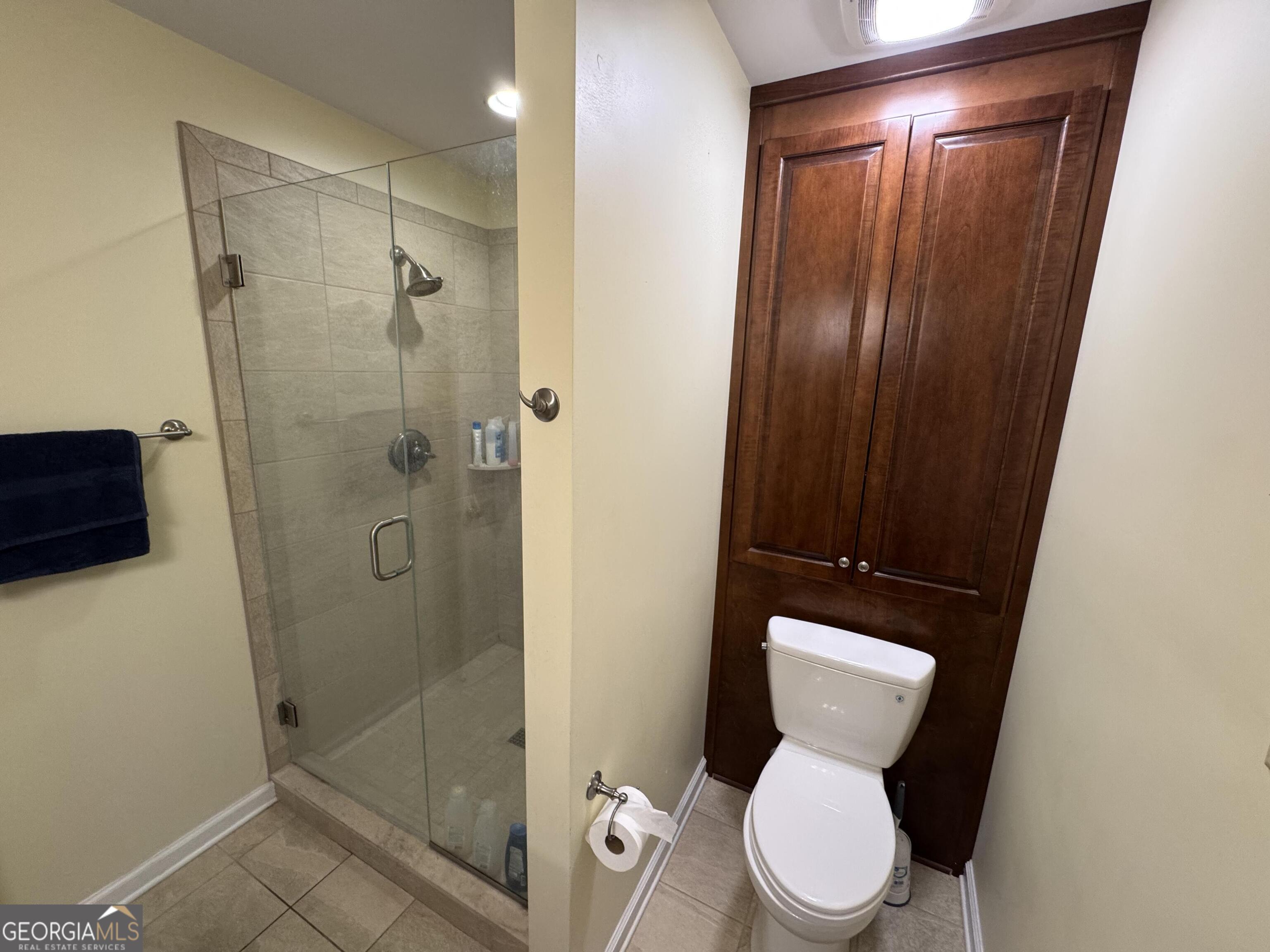 355 Summer Hill Road Thomasville, GA 31757 - Photo 36 of 50 a bathroom with a toilet and a shower