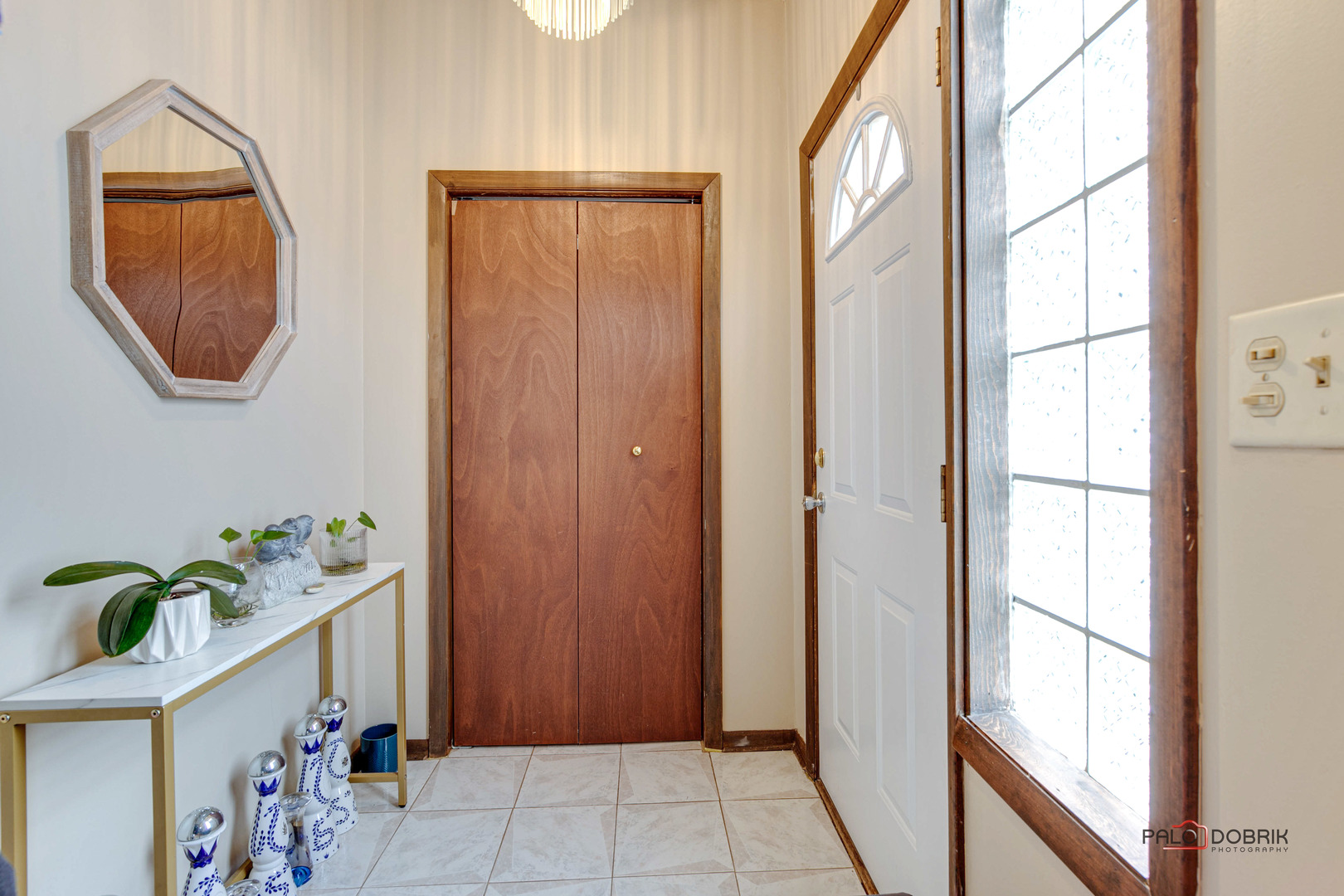 47 Prairie Avenue, Unit 1 Highwood, IL 60040 - Photo 17 of 20 a bathroom with a tub and a mirror
