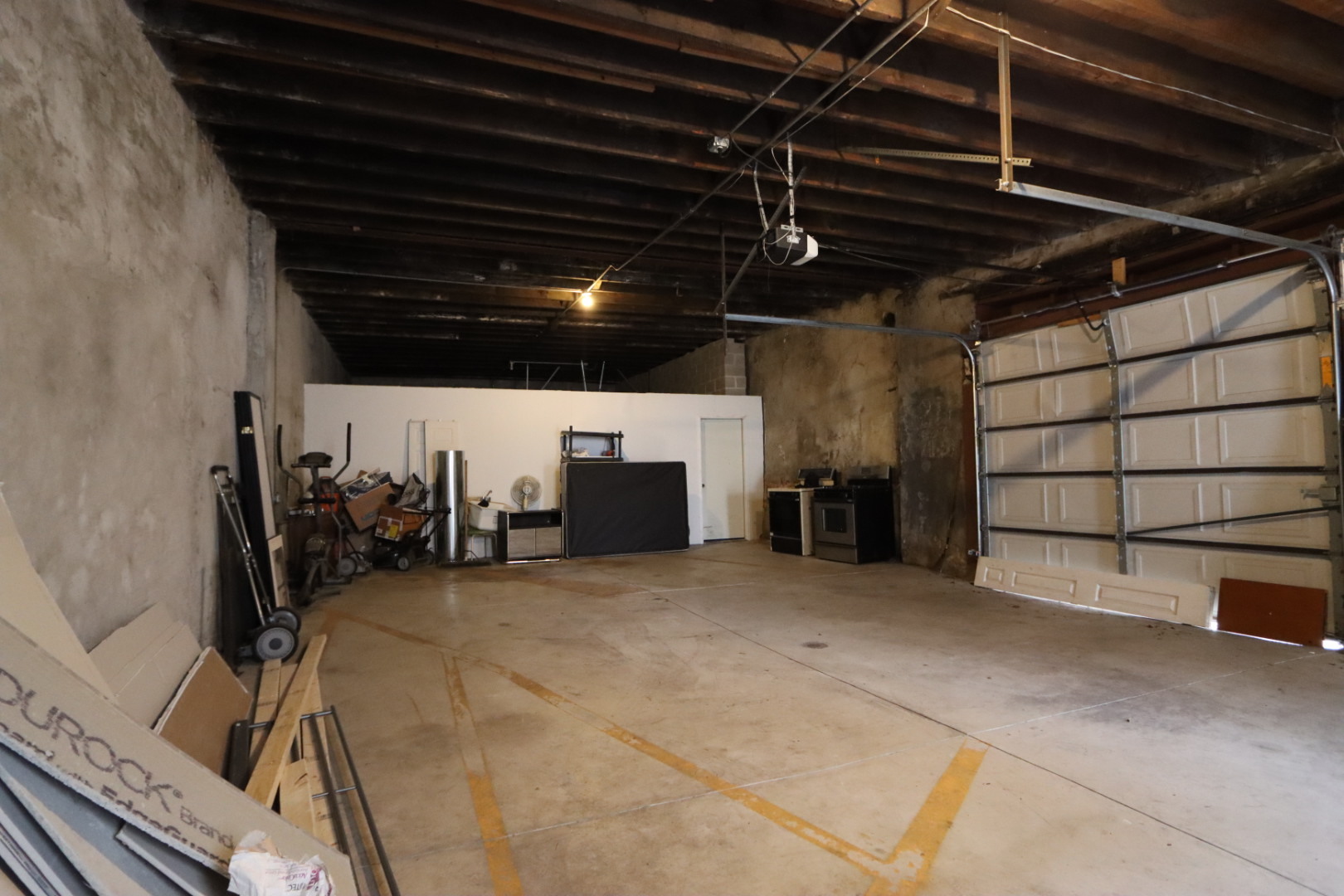 1347 West Flournoy Street Chicago, IL 60607 - Photo 10 of 11 a view of a garage with furniture