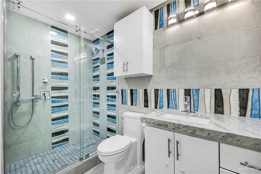 3317 Kent Lane McAllen, TX 78503 - Photo 12 of 32