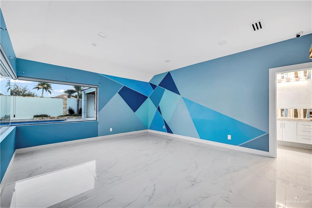 3317 Kent Lane McAllen, TX 78503 - Photo 10 of 32