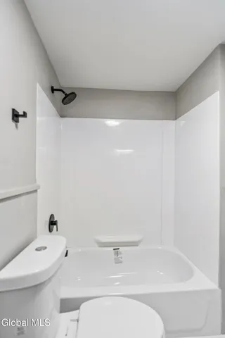 $199,999 | 5 Homestead Avenue, North Greenbush, NY 12198