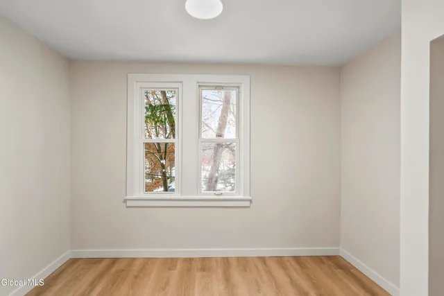 $199,999 | 5 Homestead Avenue, North Greenbush, NY 12198